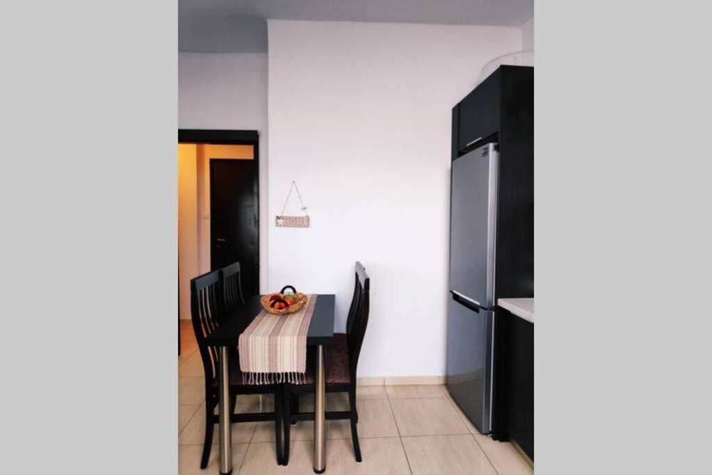 Iris Room Metamorfosi  Luaran gambar
